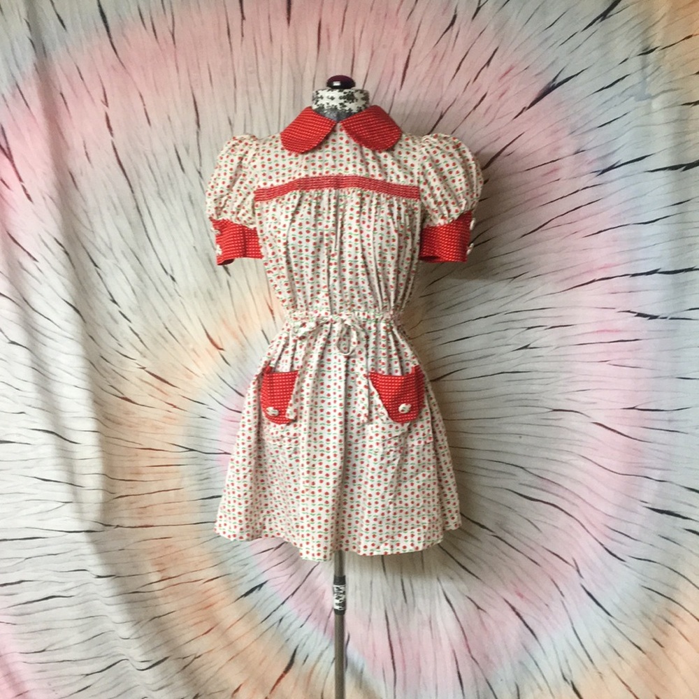 Vintage cutesy, flowery dress